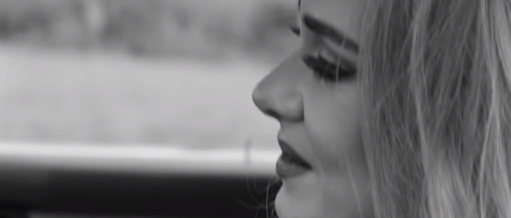 a”Easy On Me” de Adele – Historia de Amor e Perda a”Easy On Me” de Adele – Historia de Amor e Perda